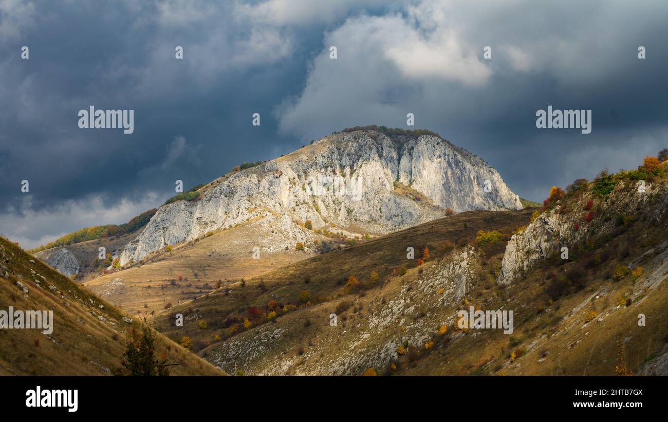 Splendida vista sui Monti Carpazi in Romania Foto Stock