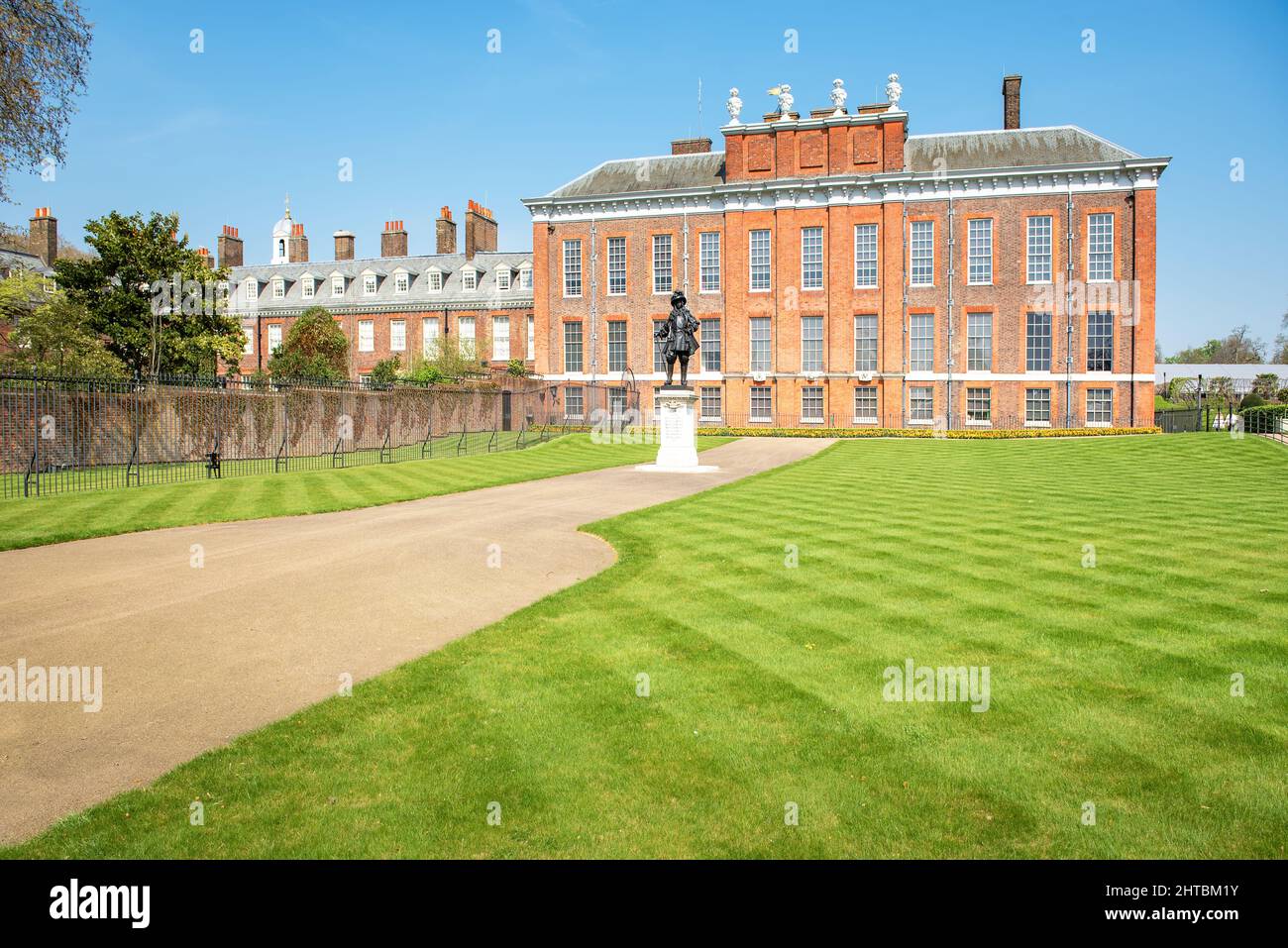 Londra , Inghilterra Febbraio 27, 2022 - Kensington Palace è una residenza reale situata a Londra, Inghilterra. Attualmente è la residenza ufficiale londinese del Th Foto Stock