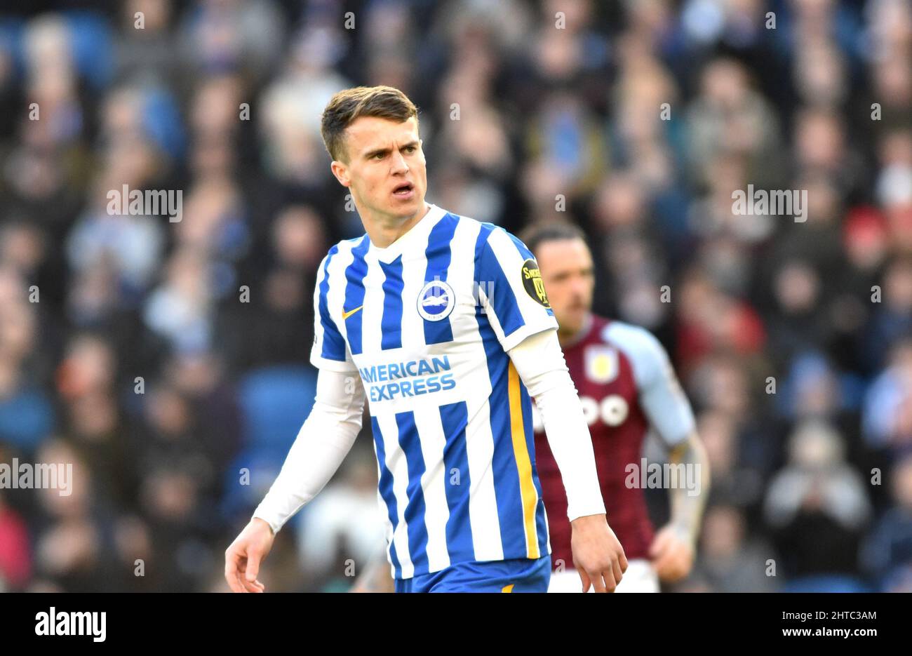 Solly marzo di Brighton durante la partita della Premier League tra Brighton e Hove Albion e Aston Villa all'American Express Stadium , Brighton , Regno Unito - 26th Febbraio 2022 Foto Simon Dack/Telephoto Images - solo per uso editoriale. Nessun merchandising. Per le immagini di calcio si applicano le restrizioni di fa e Premier League inc. Nessun utilizzo di Internet/cellulare senza licenza FAPL - per i dettagli contattare Football Dataco Foto Stock