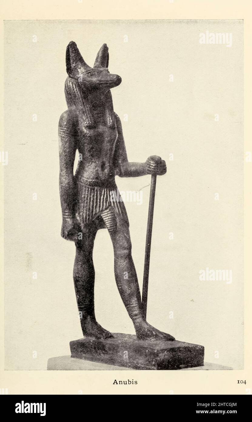 Anubis o Inpu, Anpu in antico egiziano è il nome greco del dio della morte, mummificazione, imbalsamo, aldilà, cimiteri, Le tombe, e l'Underworld, nell'antica religione egiziana, di solito raffigurate come un canino o un uomo con una testa canina. Dal libro " Miti e leggende : antico Egitto " di Lewis Spence, pubblicato Boston : D.D. Nickerson 1910 Foto Stock