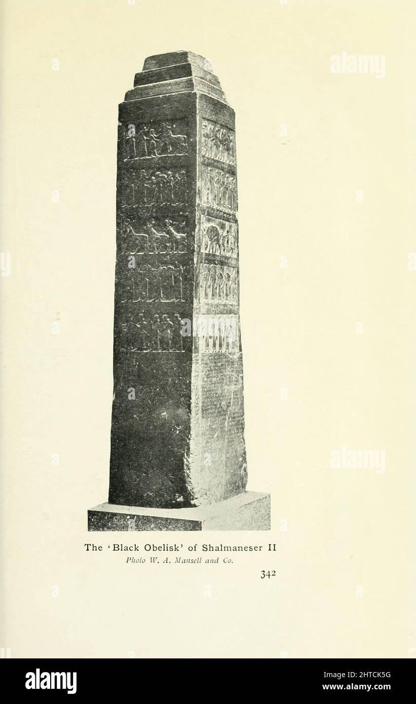 L'"Obelisco nero" di Shalmaneser II. Salmānu-ašarēd II, inscritto mdSILIM-ma-nu-MAŠ/SAG, che significa '(il dio) Salmānu è prima,' fu il re di Assiria 1030–1019 AC, il 93rd che comparve sulla copia di Khorsabad del Regno Assiro, dal libro ' Miti e leggende di Babylonia & Assiria ' di Lewis Spence, pubblicato a Londra : Harrap 1916 Foto Stock