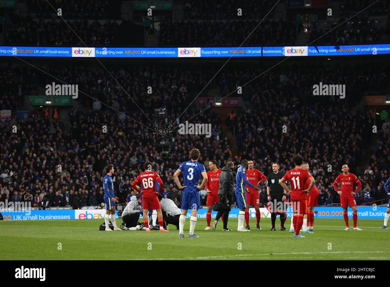 Londra, Regno Unito. 27th Feb 2022. Lo Spidercam alla finale della Coppa Carabao, Chelsea contro Liverpool, al Wembley Stadium, Londra, Regno Unito, il 27 febbraio 2022. Credit: Paul Marriott/Alamy Live News Foto Stock