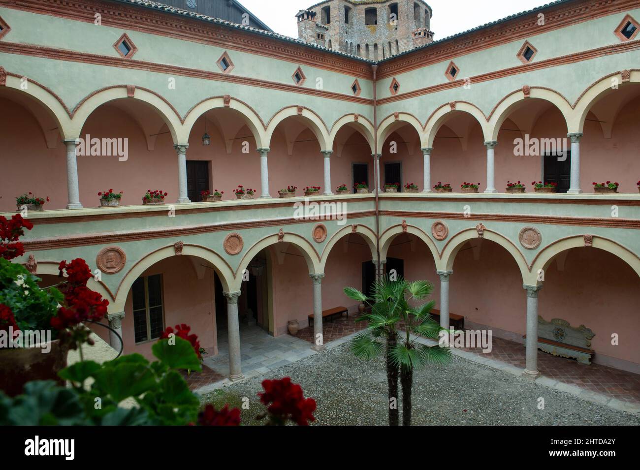 Europa, Italia, Piacenza - Regione Emilia Romagna. Il castello di Rivalta con le mura fortificate Foto Stock