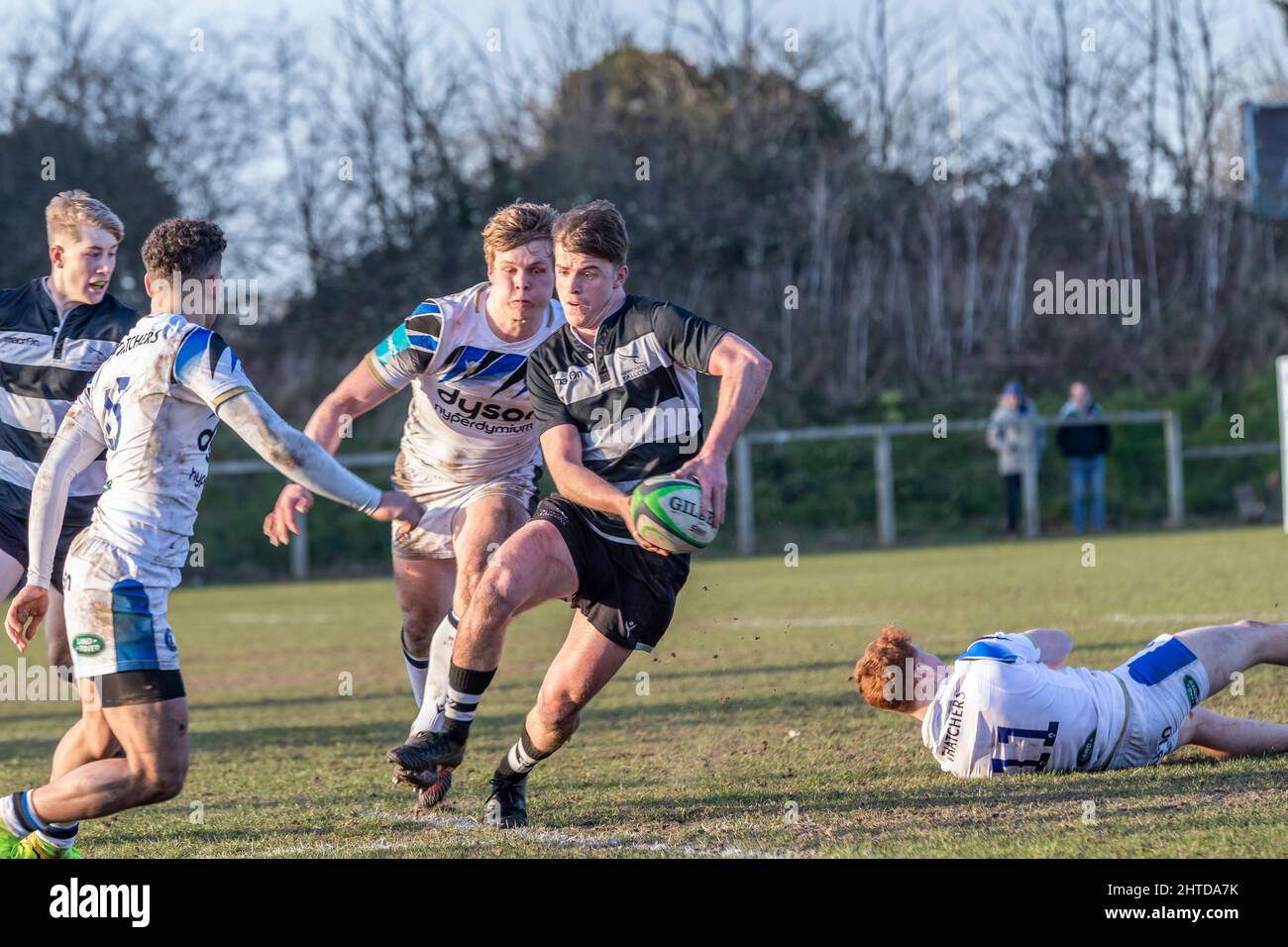 Jeremy Civil con palla per Newcastle Falcons che sono in Black & White vs Bath Under 18s allo stadio Worcester Warriors' Sixways. 27th febbraio 2022. Foto Stock