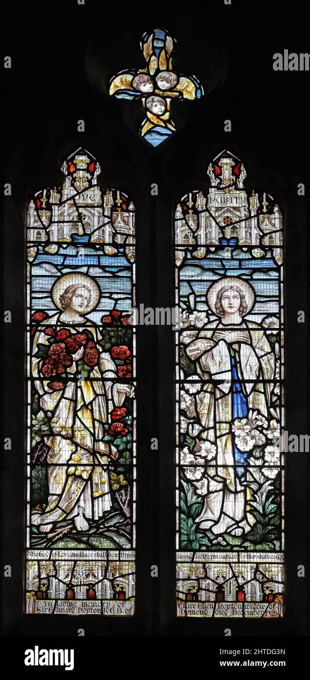 Una vetrata di Heaton, Bulter & Bayne, raffigurante le virtù Love & Purity, St Lawrence Church, Stretton Grandison, Herefordshire Foto Stock
