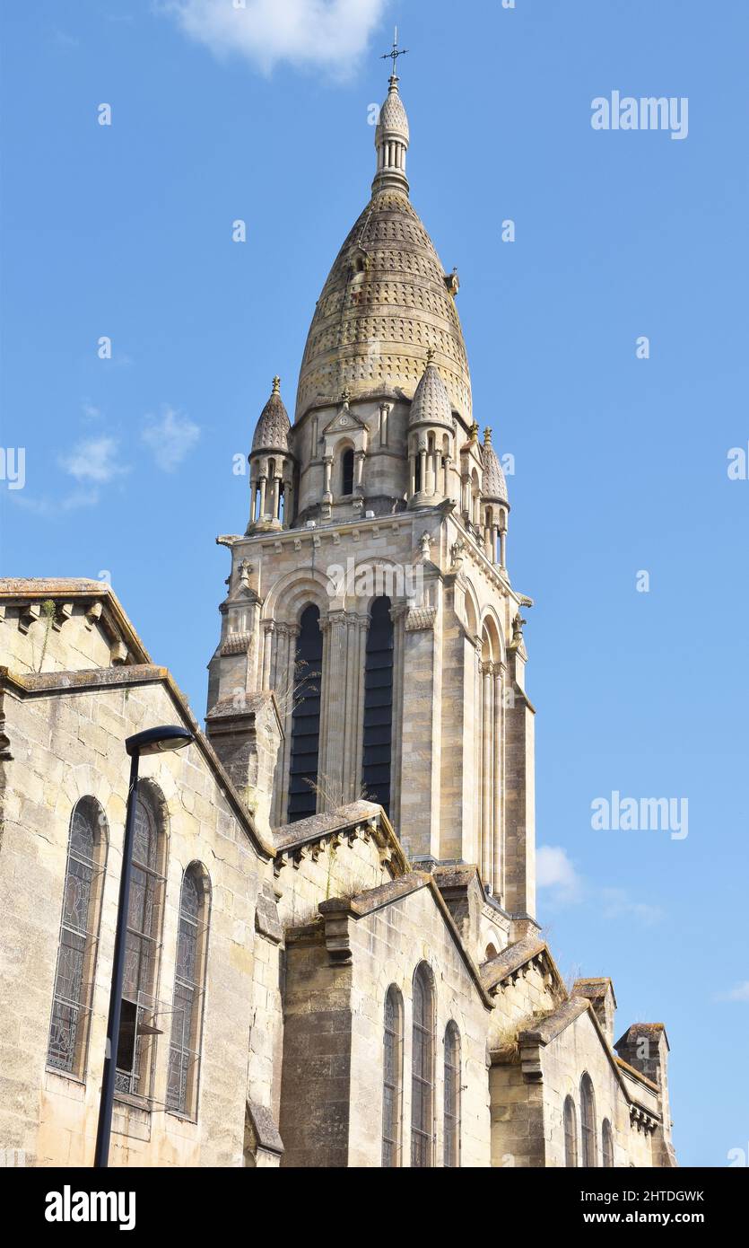 Eglise Sainte-Marie de la Bastide, Bordeaux, Francia, costruito 1864-87, architetto Paul Abadie, in stile pastiche neo-medievale. Foto Stock