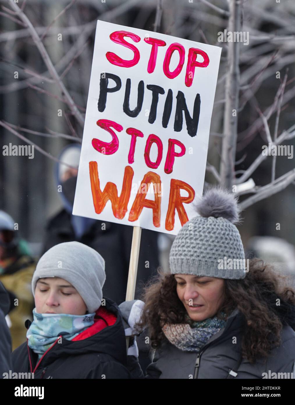 Protesta Ucraina contro l'invasione russa a Montreal,Quebec,Canada.Sunday,February.27,2022 Foto Stock