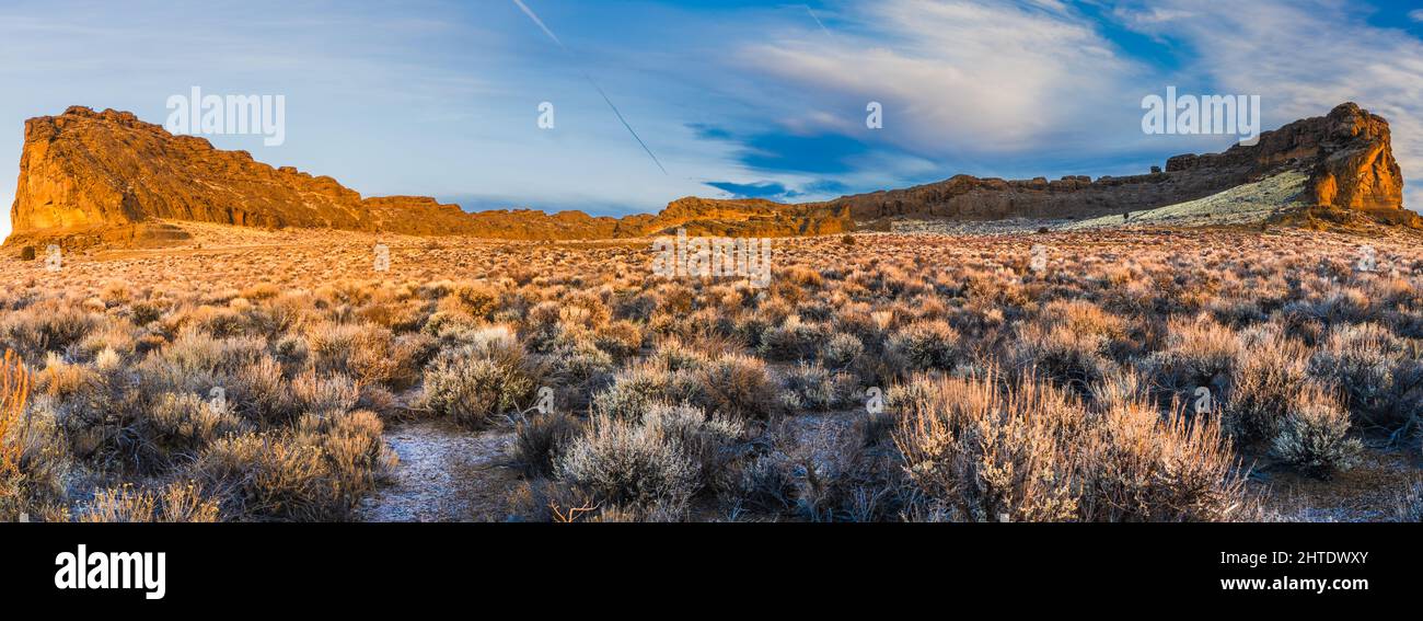 Panorama mattutino di Fort Rock, Oregon Desert Foto Stock