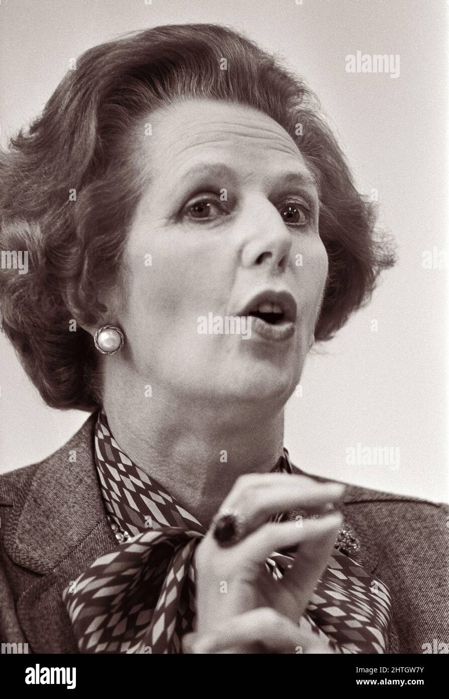 Il primo ministro britannico Margaret Thatcher (1925-2013) è stata la prima donna a ricoprire l'incarico di primo ministro, ed è stato il primo ministro britannico più longevo del 20th secolo. Foto Stock