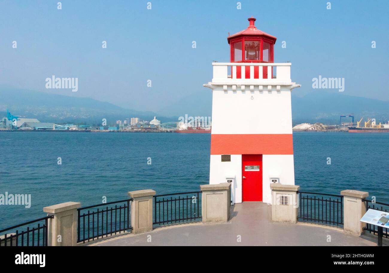 A strisce rosse e bianche Brockton Point Lighthouse Stanley Park - Vancouver, British Columbia Foto Stock