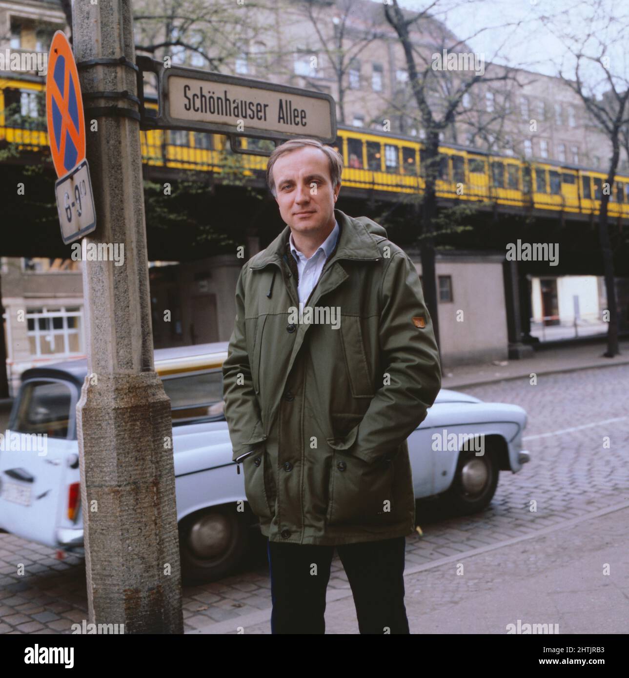 Fritz Pleitgen, giornalista deutscher, ARD Korrespondent a Ost-Berlino, gerente nel 1981. Fritz Pleitten, giornalista tedesco, corrispondente TV ARD a Berlino Est, qui nel 1981. Foto Stock