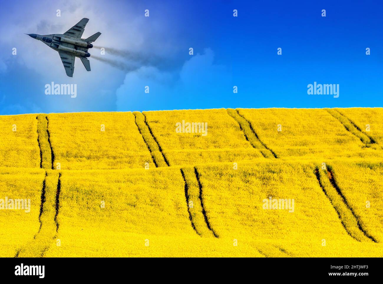 Collage di caccia aerea russa Mig-29 e bandiera Ucraina da cielo blu e campo giallo. Foto Stock