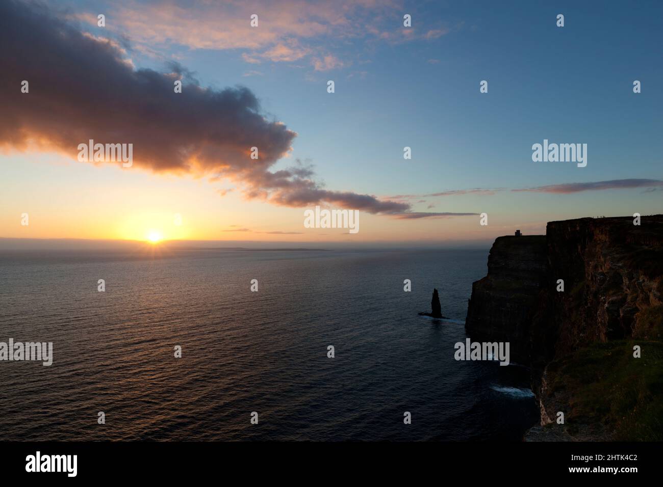 Le scogliere di Moher al tramonto, County Clare, Irlanda Foto Stock