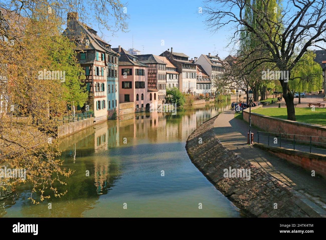 Case in stile alsaziano sulle rive del Ill in piccola Francia a Strasburgo Foto Stock