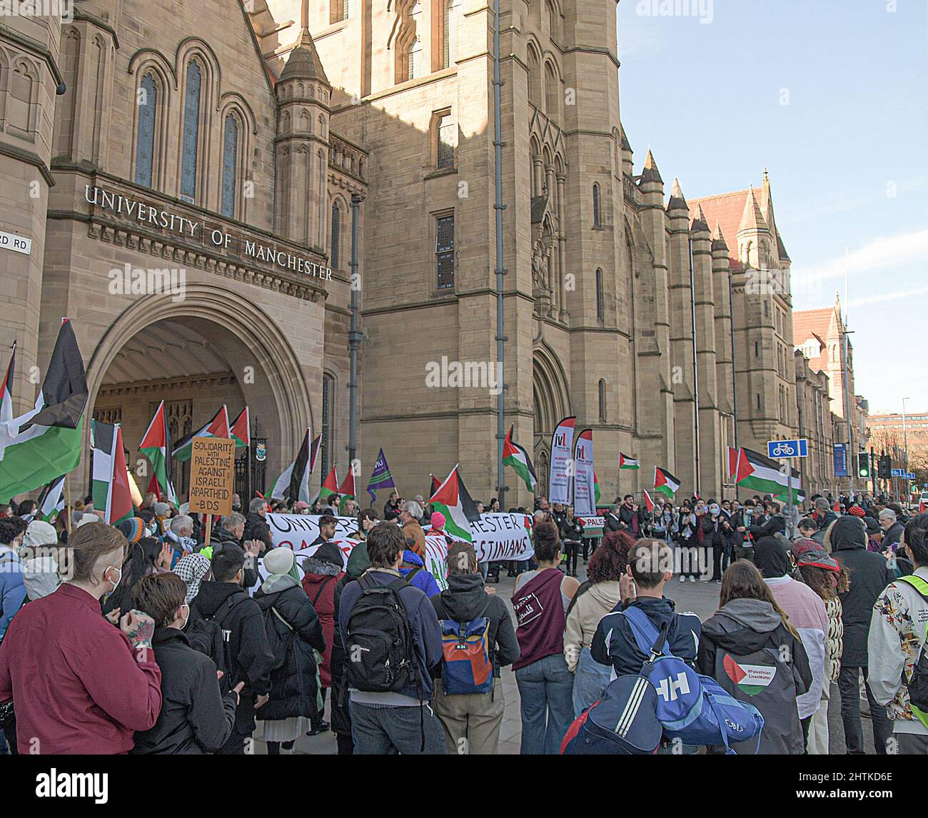 Manchester, 01/03/2022, protesta al di fuori dell'Università di Manchester Regno Unito in solidarietà con il direttore artistico di Whitworth, Alistair Hudson Foto Stock
