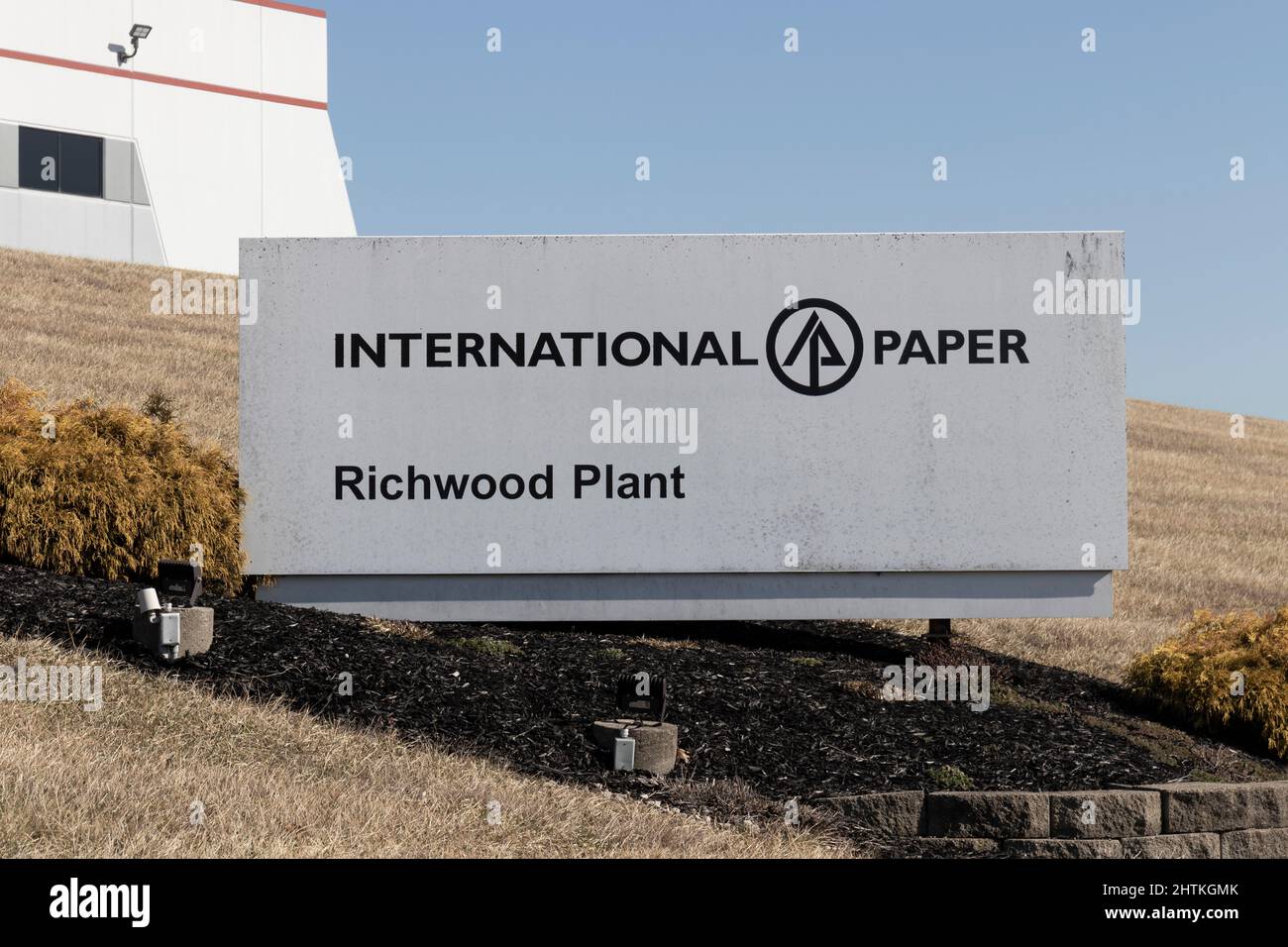 Walton - Circa Febbraio 2022: Stampa internazionale di cartone per la produzione di scatole. International Paper è la carta e la polpa più grande c Foto Stock