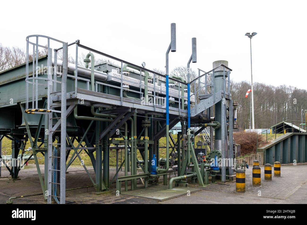 Energiewende-Staatssekretär Tobias Goldschmidt besucht Gasspeicher der Stadtwerke Kiel in Rönne und informiert sich über die aktuelle Versorgungssitua Foto Stock