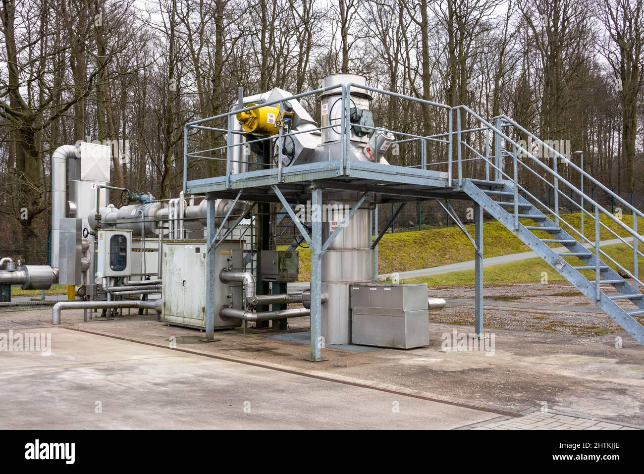 Energiewende-Staatssekretär Tobias Goldschmidt besucht Gasspeicher der Stadtwerke Kiel in Rönne und informiert sich über die aktuelle Versorgungssitua Foto Stock