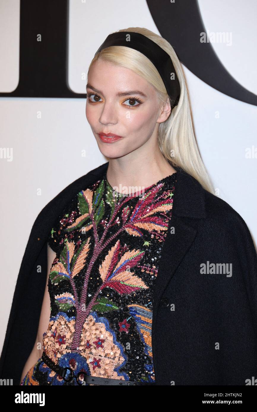 Foto: Anya Taylor-Joy, atriz de 'O Gambito da Rainha', esteve no desfile da  Dior Cruise 2022 - Purepeople