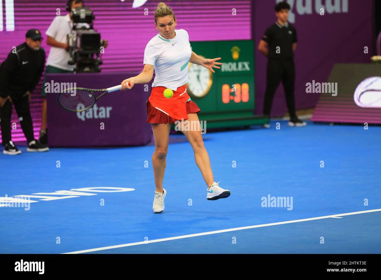 Doha, Qatar. 21st Feb 2022. Il Qatar Total Open 2022, noto anche come Qatar TotalEnergies Open, è un torneo di tennis femminile professionista che gioca su campi duri. Sarà l'edizione 20th dell'evento e un torneo WTA 1000 non obbligatorio nel WTA Tour 2022. Ha avuto luogo al Qatar Tennis and Squash Complex a Doha, Qatar. (Credit Image: © Sidhik Keerantakath/Pacific Press via ZUMA Press Wire) Foto Stock