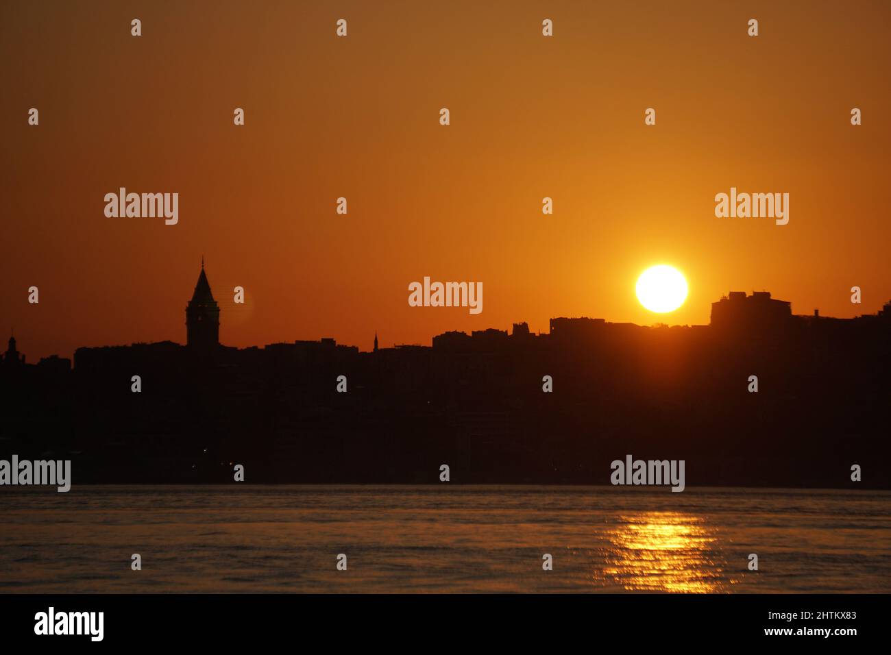 Istanbul Silhouette e Torre Galata Foto Stock