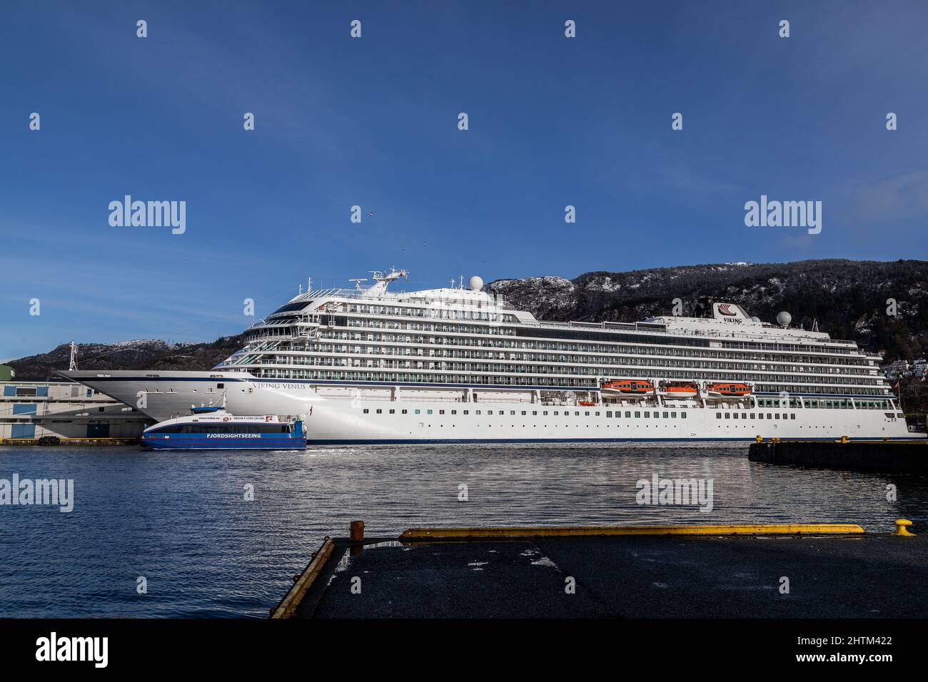 Nave da crociera Vichingo Venere nel porto di Bergen, Norvegia. Foto Stock