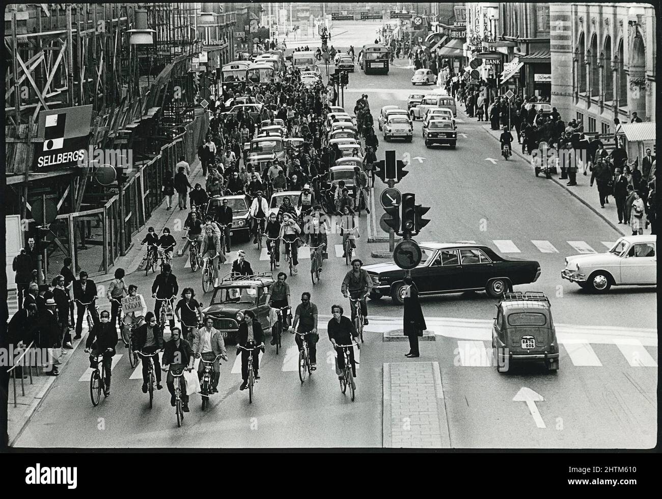 Dimostrazione per una città senza auto, organizzata da alternative Stad. Vasagatan, Stoccolma, 1970 Foto Stock