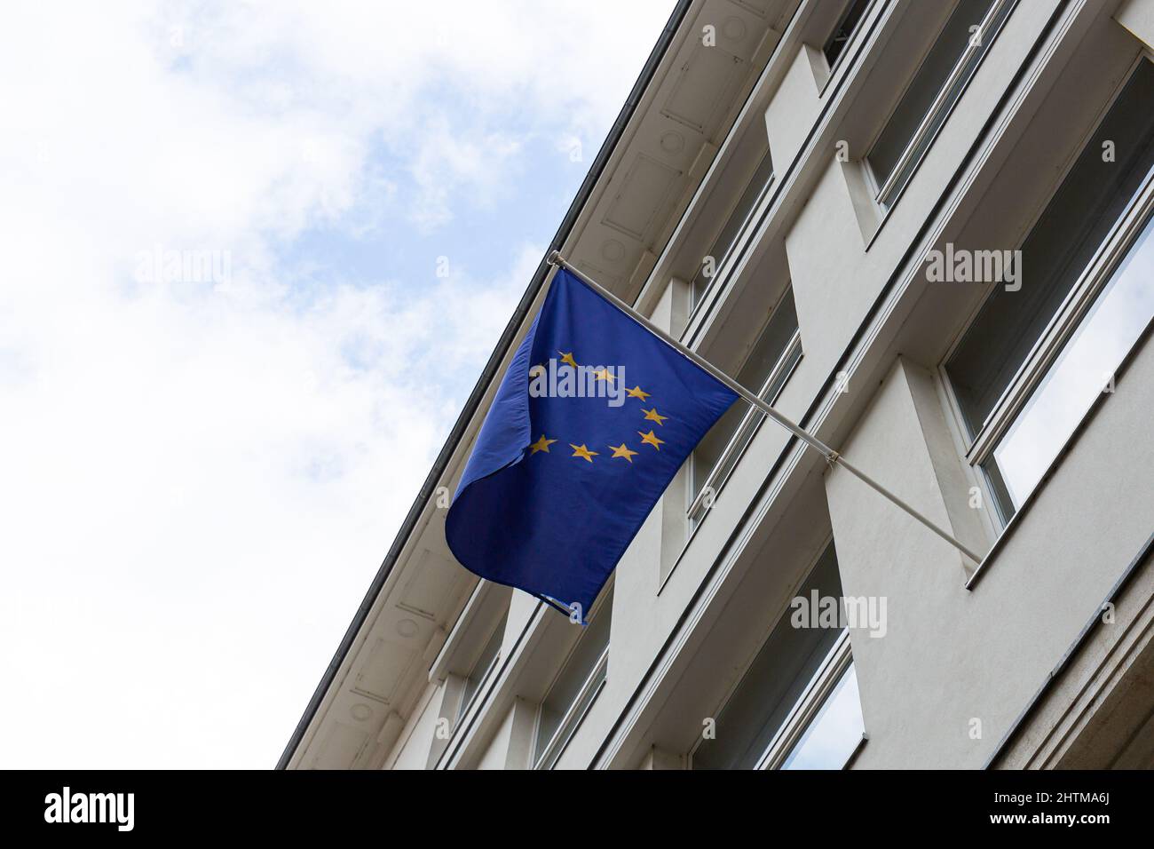 Bandiera dell'Unione europea nazionale che sventola nel vento. Foto Stock