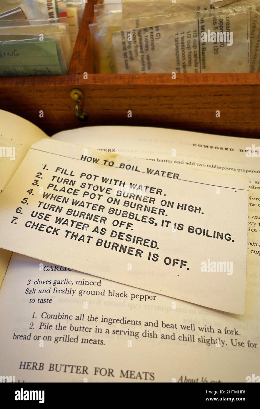 Humorous 'come bollire la ricetta dell'acqua, scatola di lima di ricetta antiquata, Stati Uniti Foto Stock