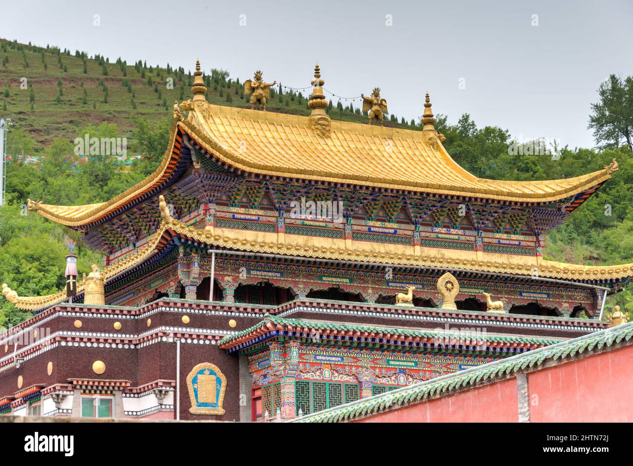 XINING, CINA - Monastero di Kumbum, un famoso punto di riferimento nella città antica di Xining, Qinghai, Cina. Foto Stock