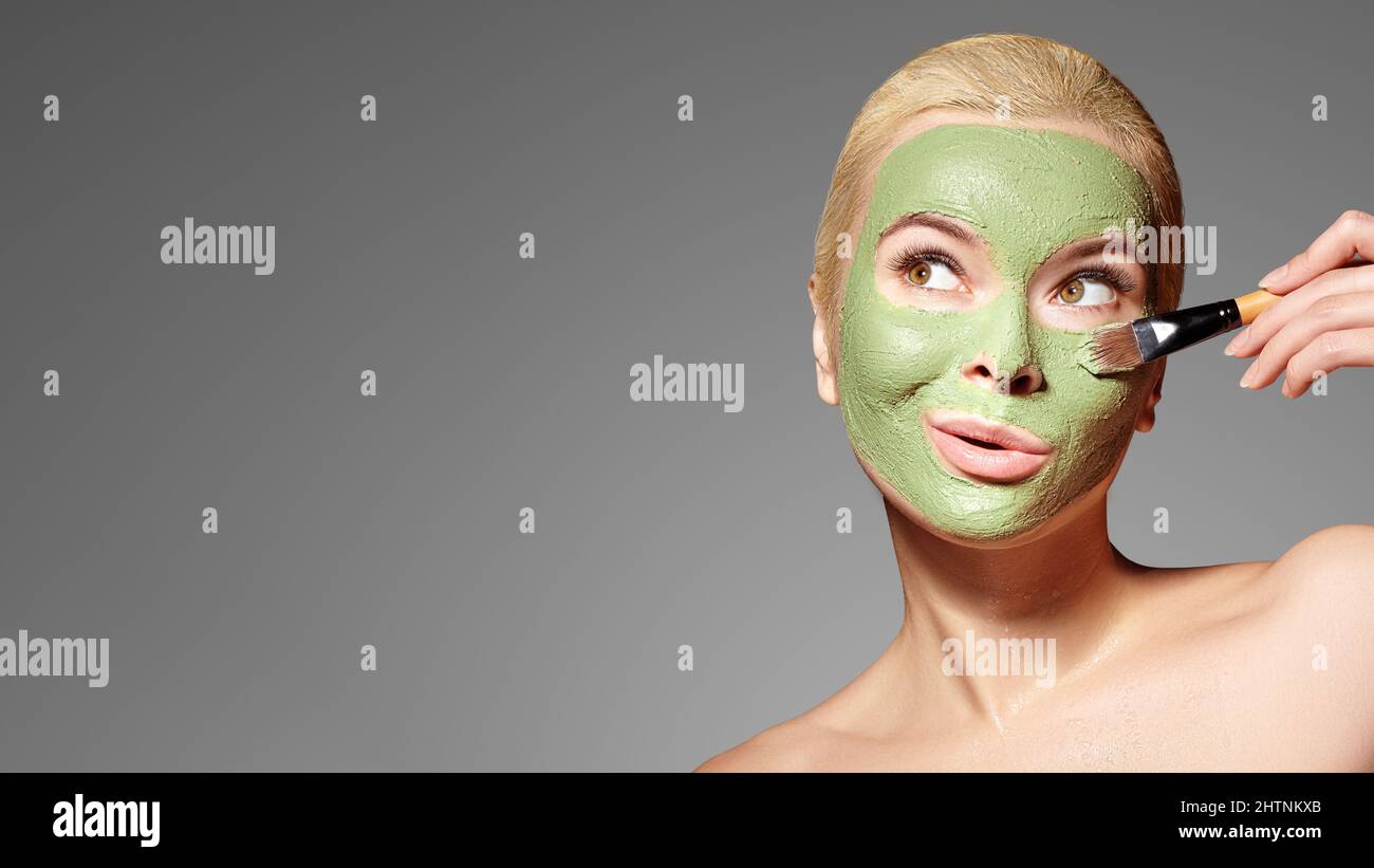 Maschera verde immagini e fotografie stock ad alta risoluzione - Alamy