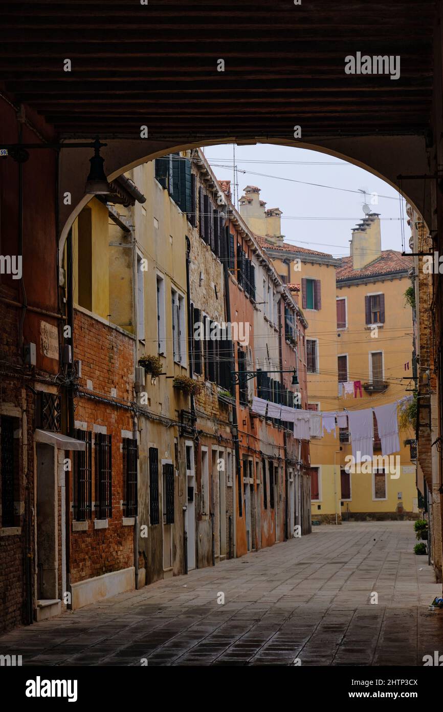 lavaggio appeso ad asciugare a venezia Foto Stock