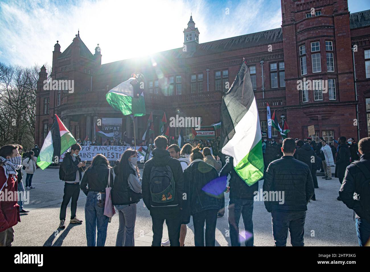 Protesta al di fuori della Whitworth Gallery Manchester in solidarietà con il direttore d'arte estromesso Alistair Hudson Foto Stock