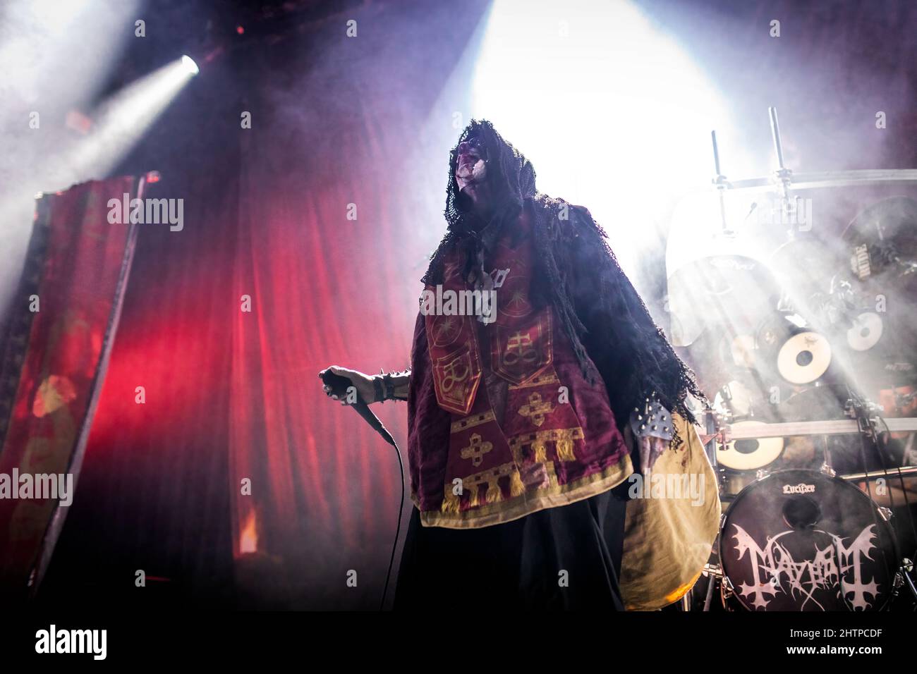 Oslo, Norvegia. 27th, febbraio 2022. La band norvegese di metallo nero Mayhem suona un concerto dal vivo al Rockefeller di Oslo. Qui la cantante Attila Csihar è vista dal vivo sul palco. (Photo credit: Gonzales Photo - Terje Dokken). Foto Stock