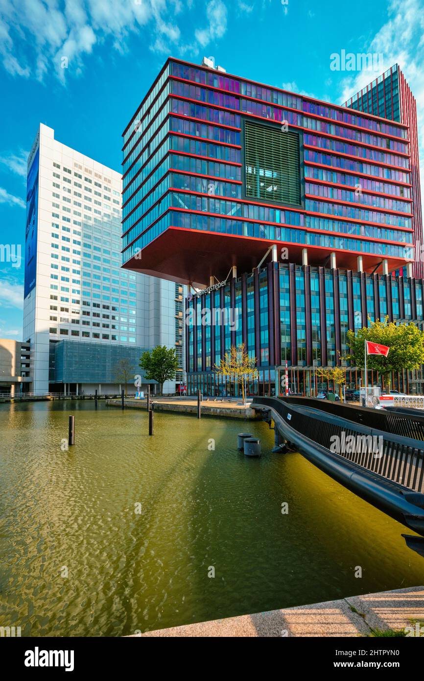 Vista del paesaggio di Rotterdam con grattacieli di architettura moderna Foto Stock