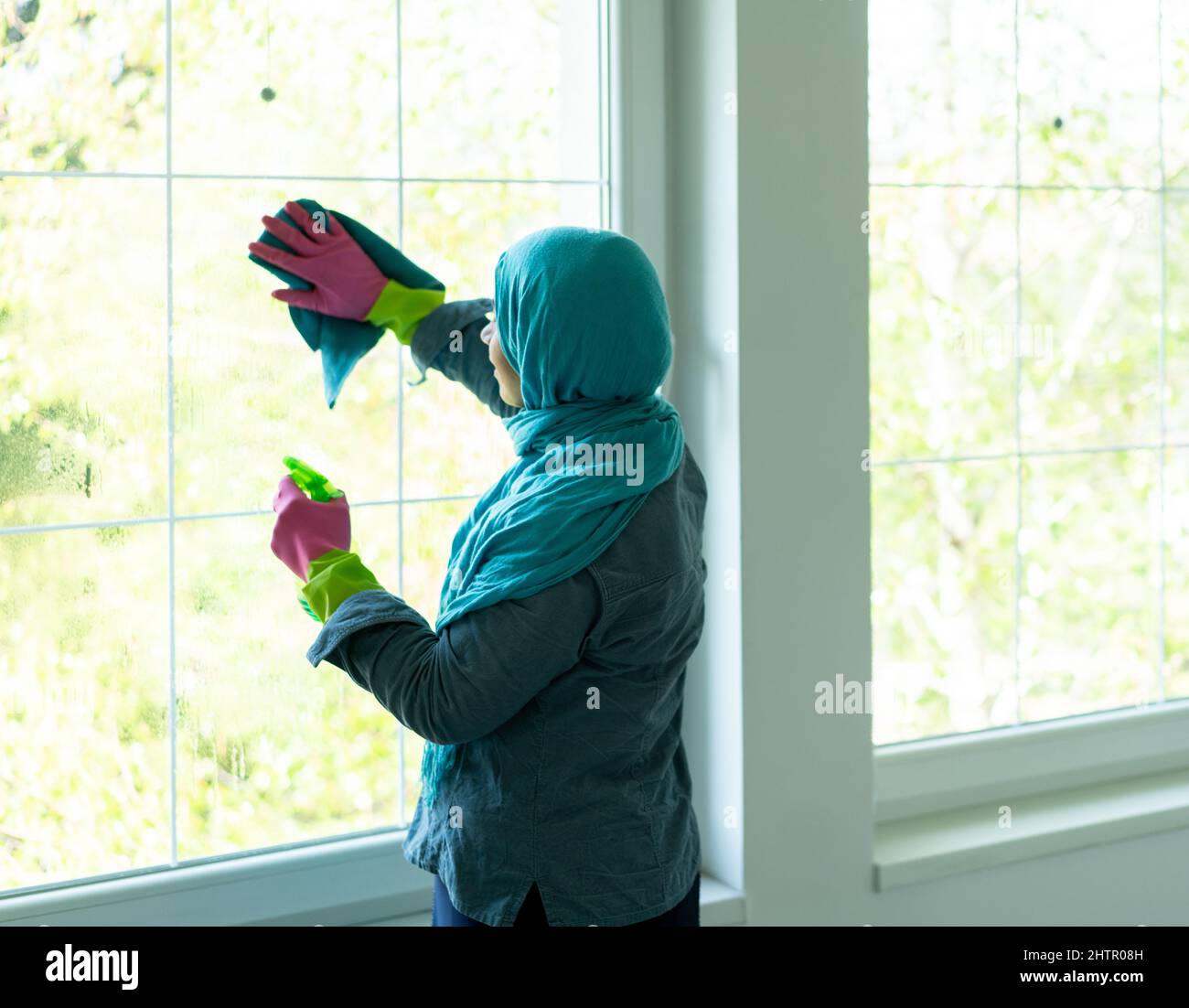 Stanza delle pulizie musulmana immagini e fotografie stock ad alta  risoluzione - Alamy