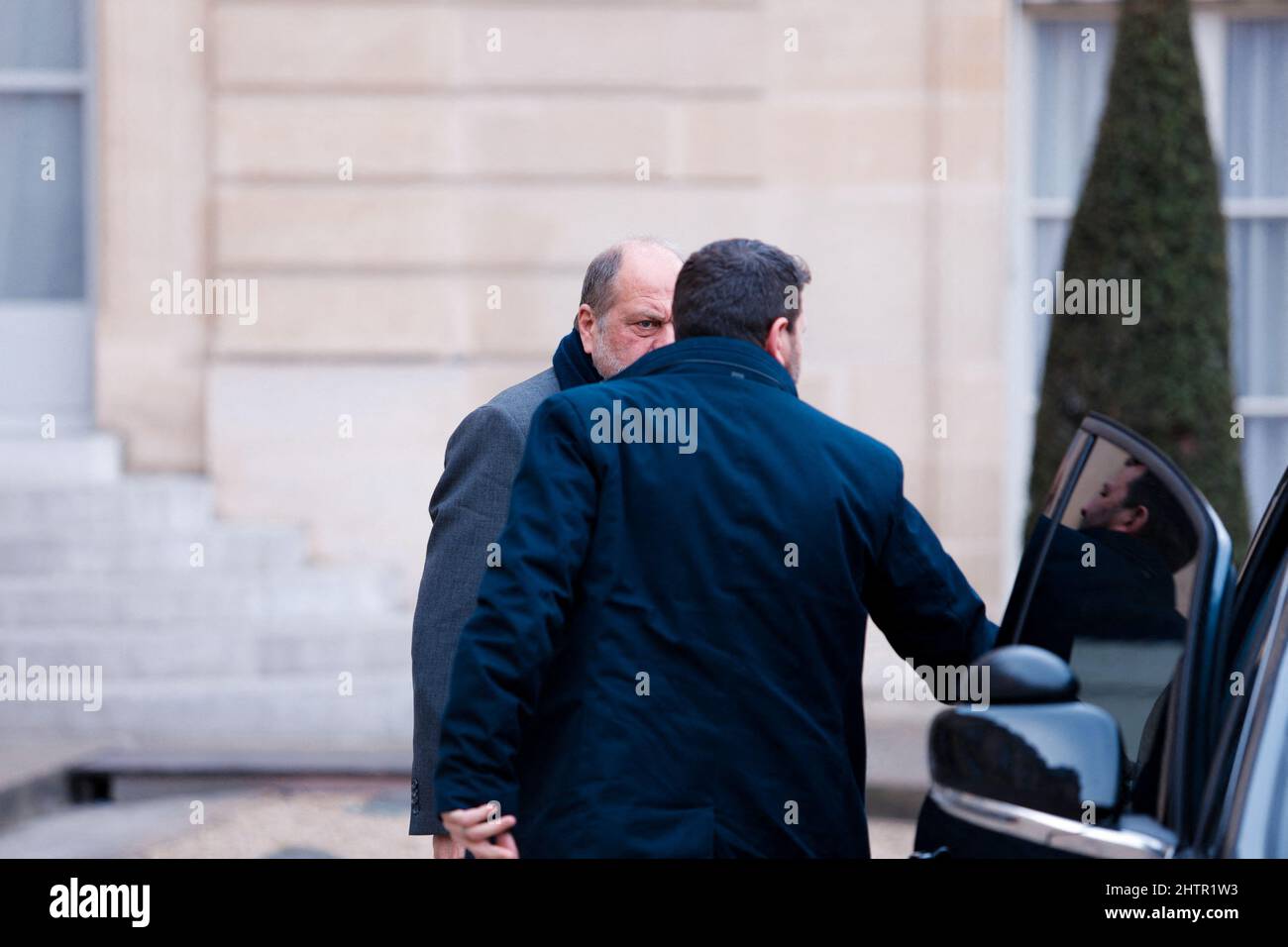Eric Dupond-Moretti, custode del sigillo. Uscita dal Consiglio dei Ministri al Palazzo Elysee, 02nd marzo 2022 a Parigi, Francia. Foto di Christophe Michel / ABACAPRESS.COM Foto Stock