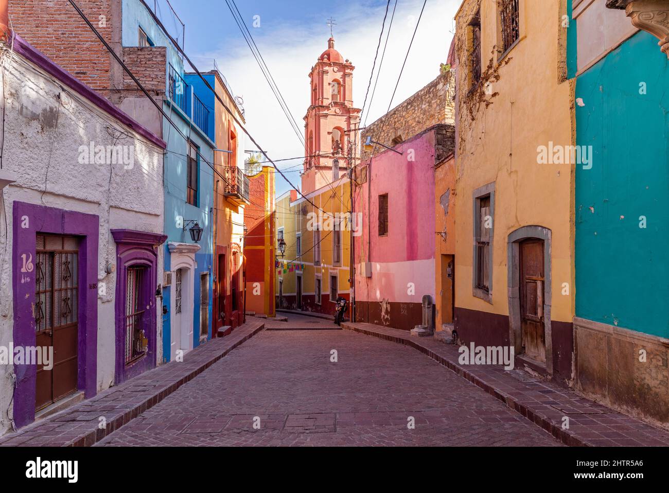 Messico, Stato di Guanajuato, Guanajuato, un colorato paesaggio urbano della città coloniale spagnola Foto Stock