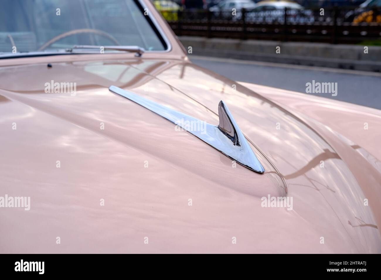 Hood dettaglio di un'auto americana in Una strada di Istanbul Foto Stock