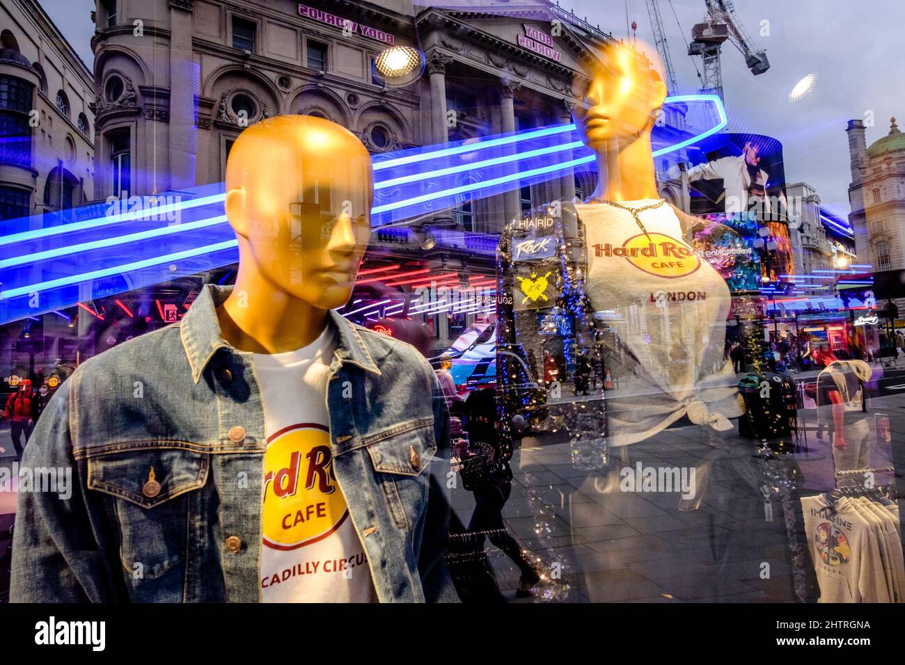 Negozio di abbigliamento Hard Rock Cafe, Piccadilly Circus, Londra, Regno  Unito Foto stock - Alamy