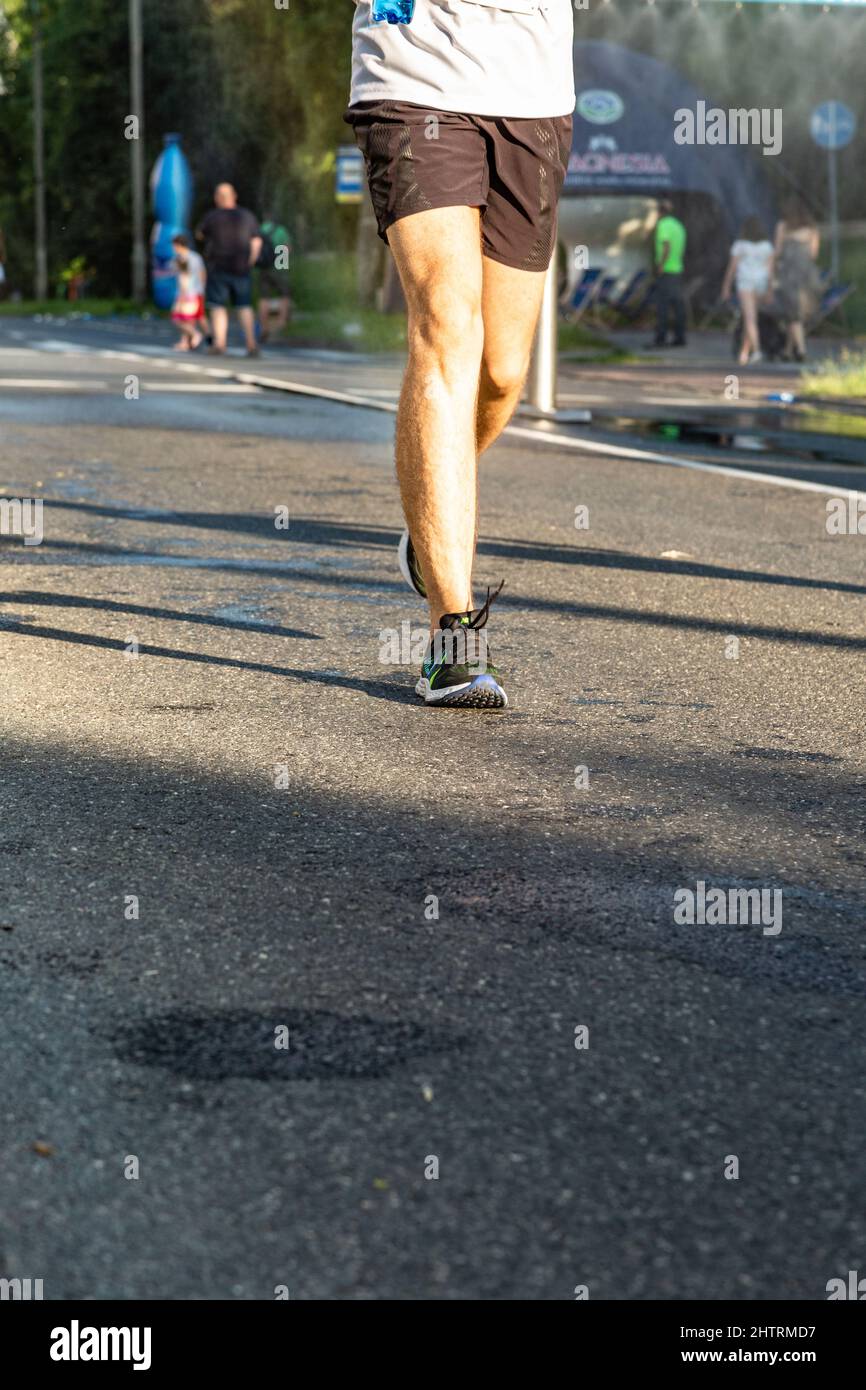 3 Rd Wizz Air Katowice Mezza Maratona, Katowice, Slesia, Polonia. July19, 2021. Gambe di corridori nella gara Mezza Maratona Wizz Air Katowice Foto Stock