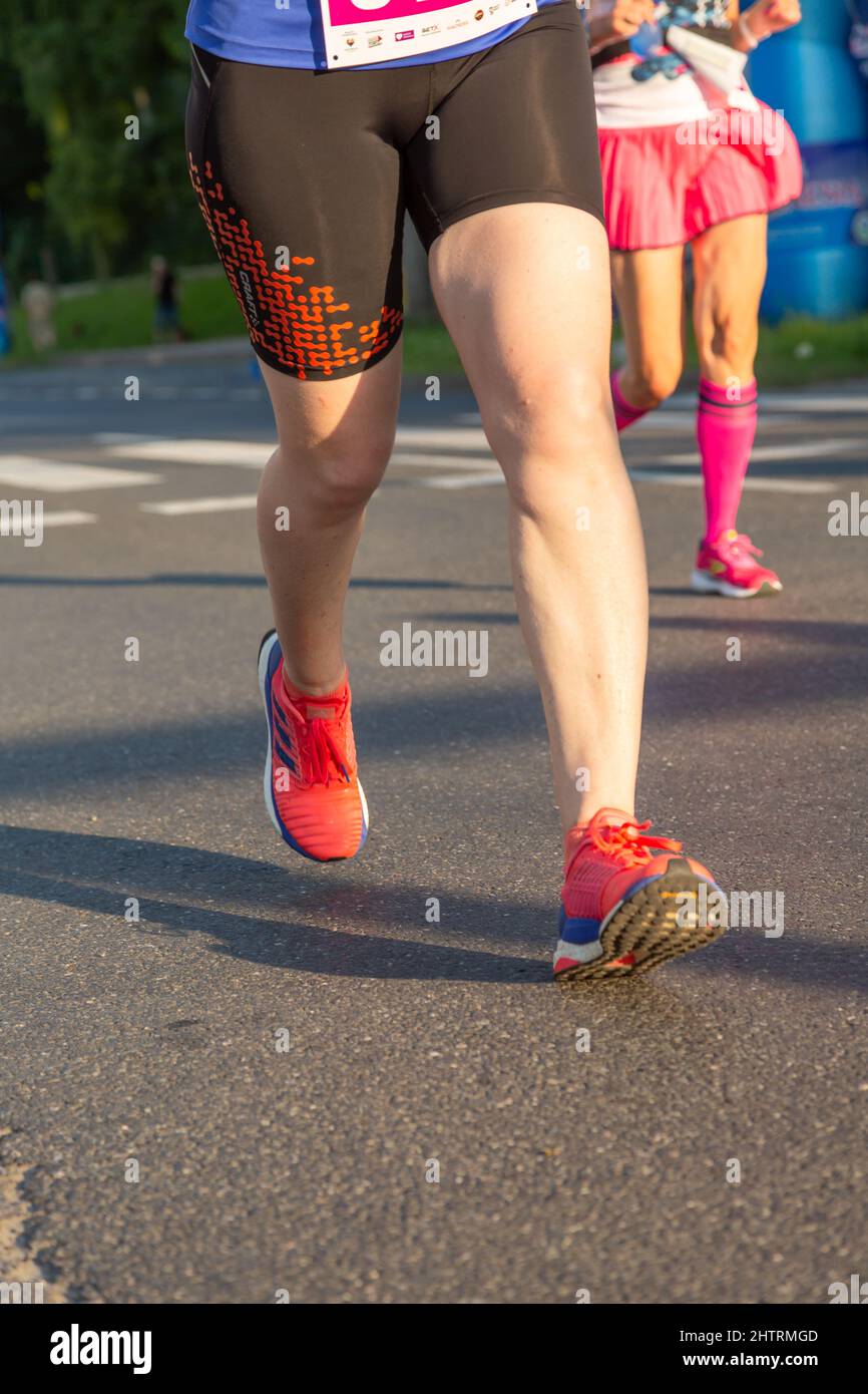 3 Rd Wizz Air Katowice Mezza Maratona, Katowice, Slesia, Polonia. July19, 2021. Gambe di corridori nella gara Mezza Maratona Wizz Air Katowice Foto Stock