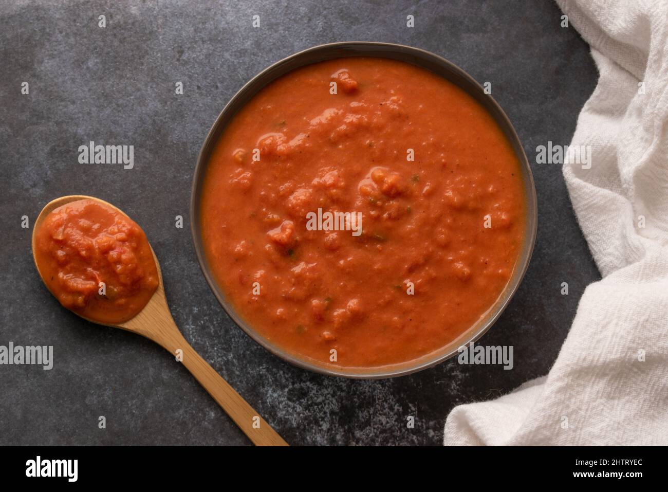 Salsa di vodka in un recipiente Foto Stock