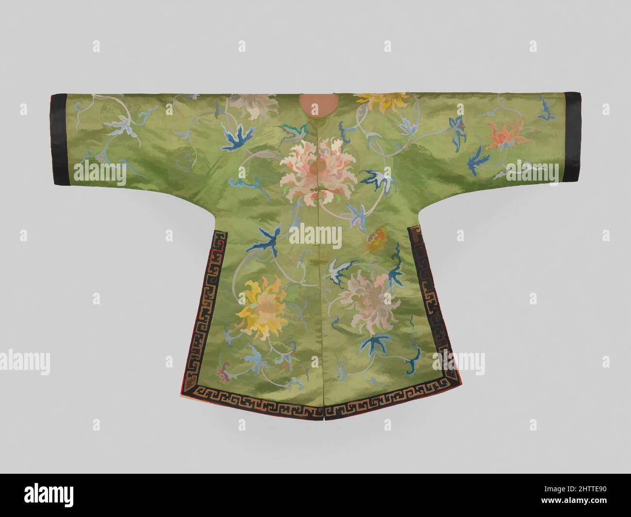 Art Inspired by Jacket per un costume teatrale, dinastia Qing (1644–1911), 18th Century, Cina, ricamo di seta su damasca di seta satinata; bande: Ricamo di seta e filo metallico su raso di seta, 30 1/2 x 51 1/2 pollici. (77,5 x 130,8 cm), costumi ricamati, tre di queste squisite giacche, opere classiche modernizzate da Artotop con un tuffo di modernità. Forme, colore e valore, impatto visivo accattivante sulle emozioni artistiche attraverso la libertà delle opere d'arte in modo contemporaneo. Un messaggio senza tempo che persegue una nuova direzione selvaggiamente creativa. Artisti che si rivolgono al supporto digitale e creano l'NFT Artotop Foto Stock