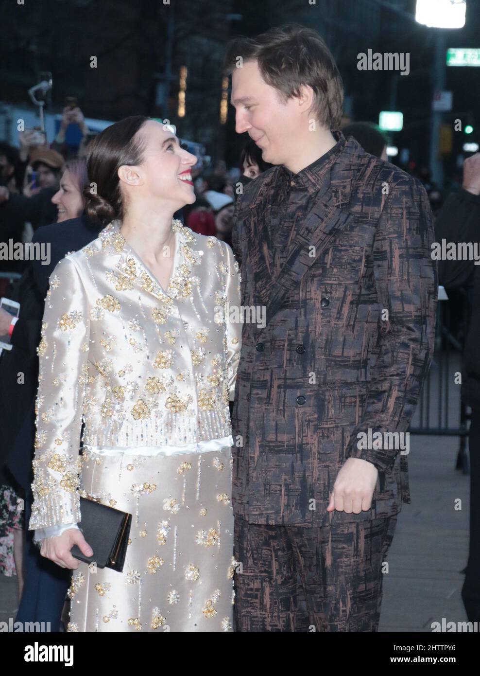 Marzo 01, 2022. Paul Dano, Zoe Kazan partecipa a Warner Bros, Pictures presenta la prima mondiale del Batman al Lincoln Center Plaza di New York 01 marzo 2022 credito: RW/MediaPunch Foto Stock