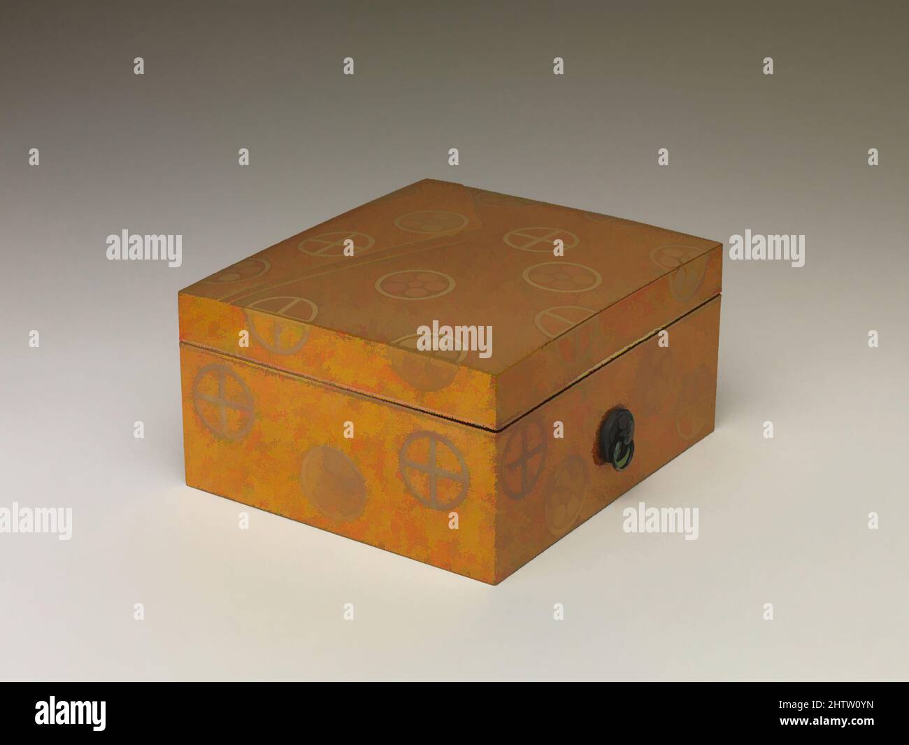 Arte ispirata a Box con coperchio, periodo Edo (1615–1868), 19th secolo, Giappone, oro cosparso su lacca (maki-e), 3 1/4 x 6 1/4 x 5 1/2 pollici (8,3 x 15,9 x 14 cm), Lacquer, questa scatola coperta, parte di un trusseau di nozze, composto da trentuno pezzi, rappresenta il maki-e tardo Edo-periodo (, opere classiche modernizzate da Artotop con un tuffo di modernità. Forme, colore e valore, impatto visivo accattivante sulle emozioni artistiche attraverso la libertà delle opere d'arte in modo contemporaneo. Un messaggio senza tempo che persegue una nuova direzione selvaggiamente creativa. Artisti che si rivolgono al supporto digitale e creano l'NFT Artotop Foto Stock Arte ispirata a Box con coperchio, periodo Edo (1615–1868), 19th secolo, Giappone, oro cosparso su lacca (maki-e), 3 1/4 x 6 1/4 x 5 1/2 pollici (8,3 x 15,9 x 14 cm), Lacquer, questa scatola coperta, parte di un trusseau di nozze, composto da trentuno pezzi, rappresenta il maki-e tardo Edo-periodo (, opere classiche modernizzate da Artotop con un tuffo di modernità. Forme, colore e valore, impatto visivo accattivante sulle emozioni artistiche attraverso la libertà delle opere d'arte in modo contemporaneo. Un messaggio senza tempo che persegue una nuova direzione selvaggiamente creativa. Artisti che si rivolgono al supporto digitale e creano l'NFT Artotop Foto Stock