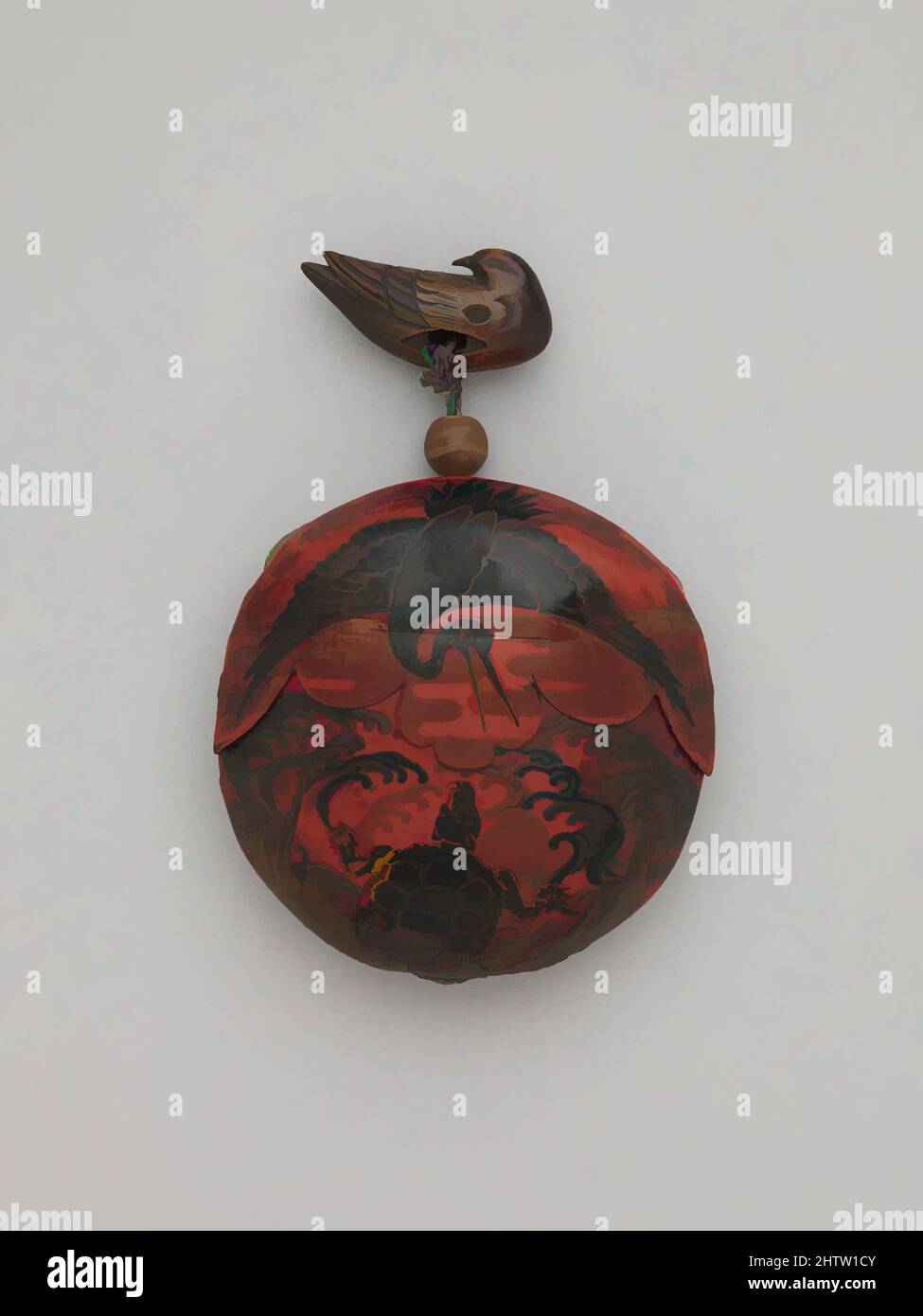 Arte ispirata da Tobacco Pouch, 19th secolo, Giappone, Lacquer, H. 4 pollici. (10,2 cm); W. 4" (10,2 cm), bustine di tabacco, opere classiche modernizzate da Artotop con un tuffo di modernità. Forme, colore e valore, impatto visivo accattivante sulle emozioni artistiche attraverso la libertà delle opere d'arte in modo contemporaneo. Un messaggio senza tempo che persegue una nuova direzione selvaggiamente creativa. Artisti che si rivolgono al supporto digitale e creano l'NFT Artotop Foto Stock