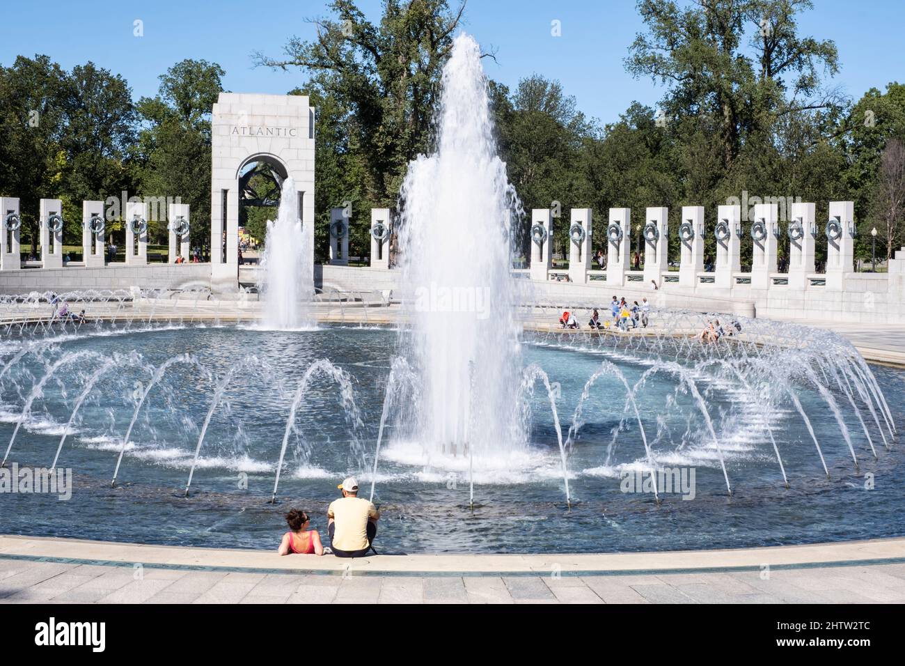 Washington, DC. Monumento commemorativo della seconda Guerra Mondiale con fontane. Foto Stock