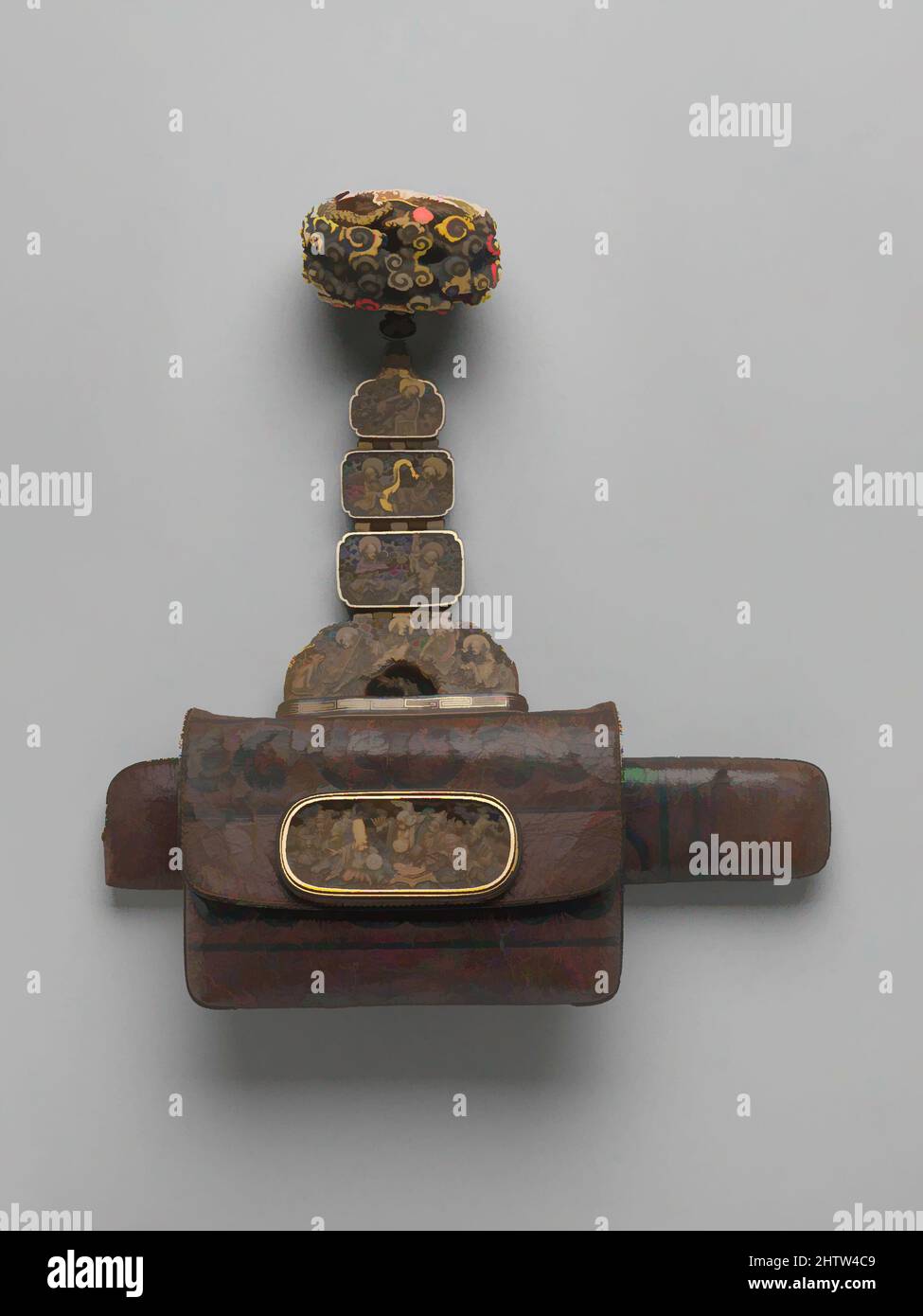 Art Inspired by Tobacco Pouch, 18th Century, Japan, Gold goffrata pelle montata con avorio, Pouch: H. 10 poll. (25,4 cm); W. 11" (27,9 cm), bustine di tabacco, opere classiche modernizzate da Artotop con un tuffo di modernità. Forme, colore e valore, impatto visivo accattivante sulle emozioni artistiche attraverso la libertà delle opere d'arte in modo contemporaneo. Un messaggio senza tempo che persegue una nuova direzione selvaggiamente creativa. Artisti che si rivolgono al supporto digitale e creano l'NFT Artotop Foto Stock