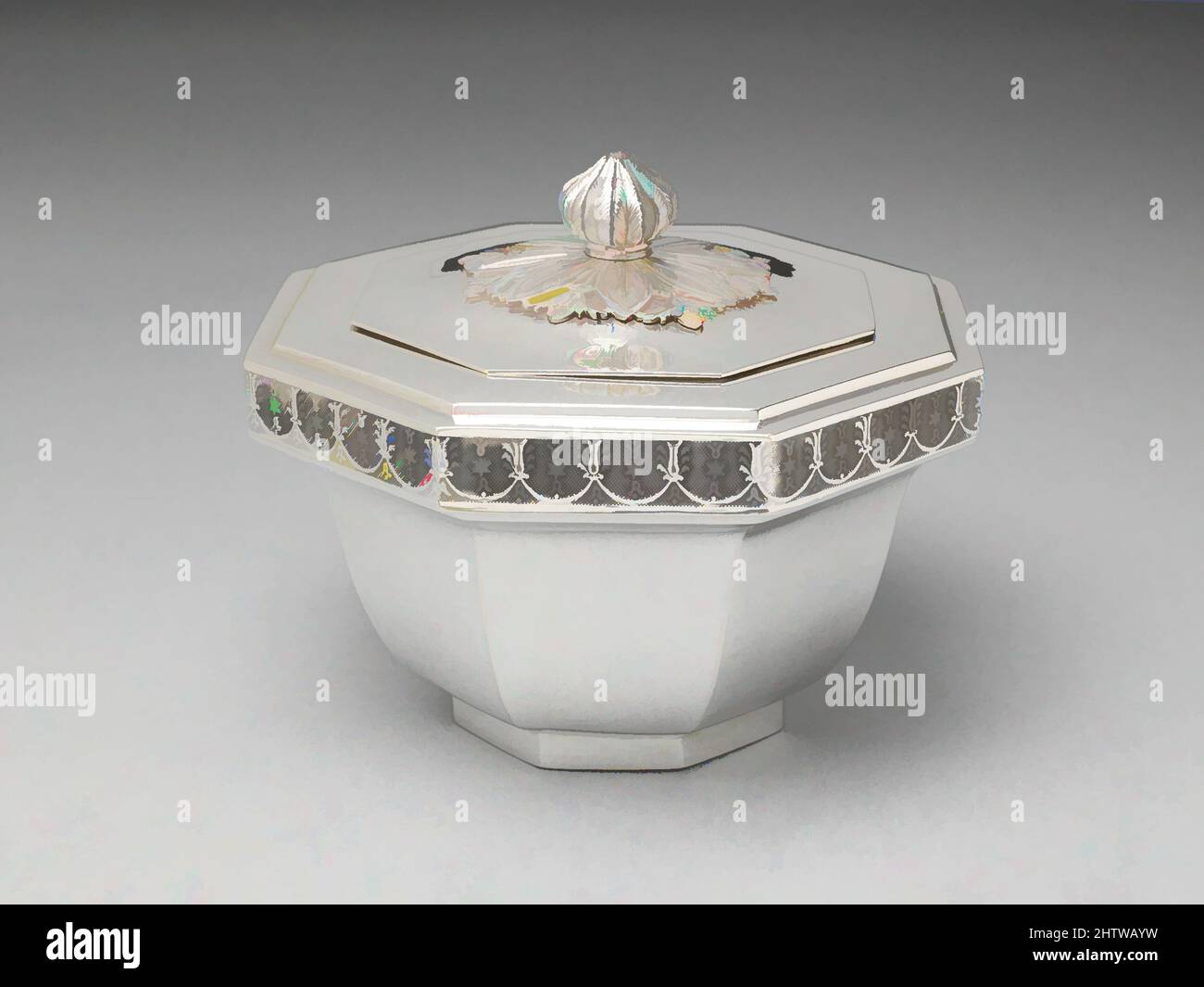Arte ispirata a Box, ca. 1800, tedesco, Stoccarda, argento, totale: 4 1/2 x 5 3/4 x 5 3/4 pollici, 1,7lb. (11,4 x 14,6 x 14,6 cm, 748g), in metallo-Argento, queste scatole in argento fanno parte di un servizio in argento più grande. Il set è stato presumibilmente utilizzato per mantenere dolci e altre prelibatezze come la forma pratica, Classic opere modernizzate da Artotop con un tuffo di modernità. Forme, colore e valore, impatto visivo accattivante sulle emozioni artistiche attraverso la libertà delle opere d'arte in modo contemporaneo. Un messaggio senza tempo che persegue una nuova direzione selvaggiamente creativa. Artisti che si rivolgono al supporto digitale e creano l'NFT Artotop Foto Stock Arte ispirata a Box, ca. 1800, tedesco, Stoccarda, argento, totale: 4 1/2 x 5 3/4 x 5 3/4 pollici, 1,7lb. (11,4 x 14,6 x 14,6 cm, 748g), in metallo-Argento, queste scatole in argento fanno parte di un servizio in argento più grande. Il set è stato presumibilmente utilizzato per mantenere dolci e altre prelibatezze come la forma pratica, Classic opere modernizzate da Artotop con un tuffo di modernità. Forme, colore e valore, impatto visivo accattivante sulle emozioni artistiche attraverso la libertà delle opere d'arte in modo contemporaneo. Un messaggio senza tempo che persegue una nuova direzione selvaggiamente creativa. Artisti che si rivolgono al supporto digitale e creano l'NFT Artotop Foto Stock
